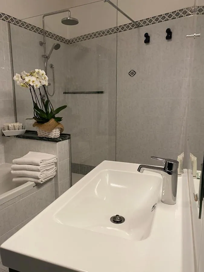 Il Molo Di Hotel Villa Aurora Lezzeno Daire